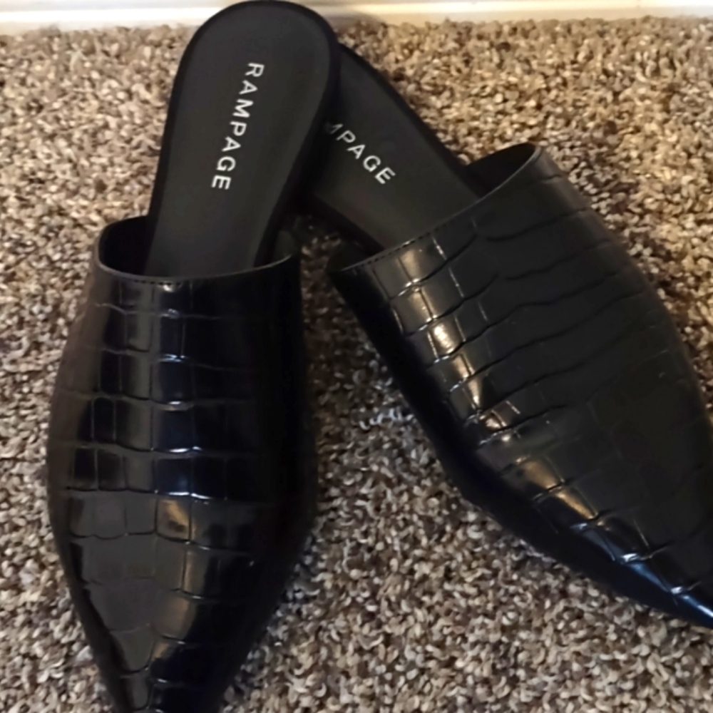 Rampage Black pointed toe Mule Shoes